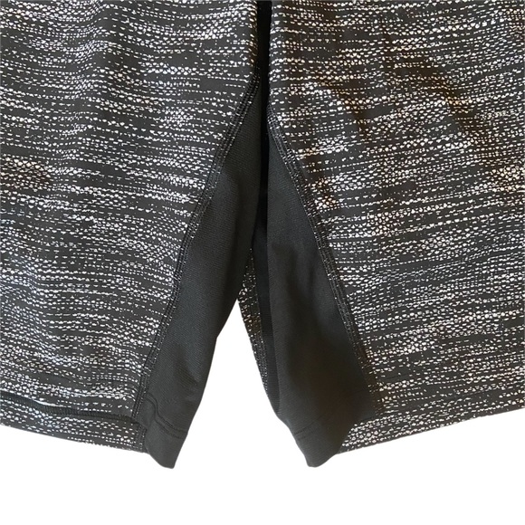 Lululemon T.H.E. Short with Luxtreme Liner 9" Size XL - Picture 3 of 12